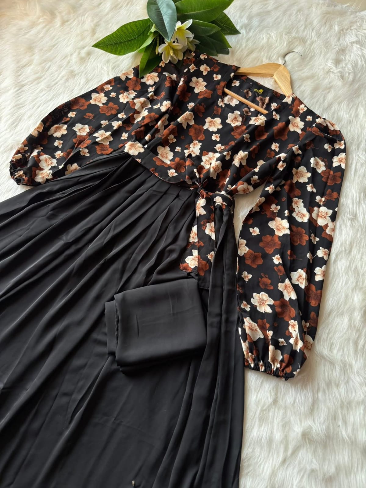 MONA GOWN BLACK